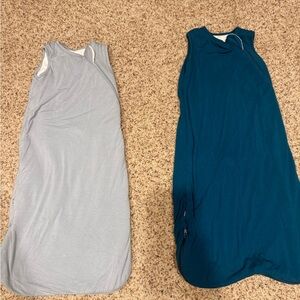 Set of Two kyte Sleeveless Sleep Sacks - light blue/ gray and Teal. Size small.